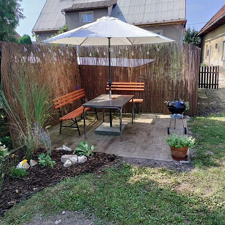 Dum U Krize Villa Броумов Екстериор снимка