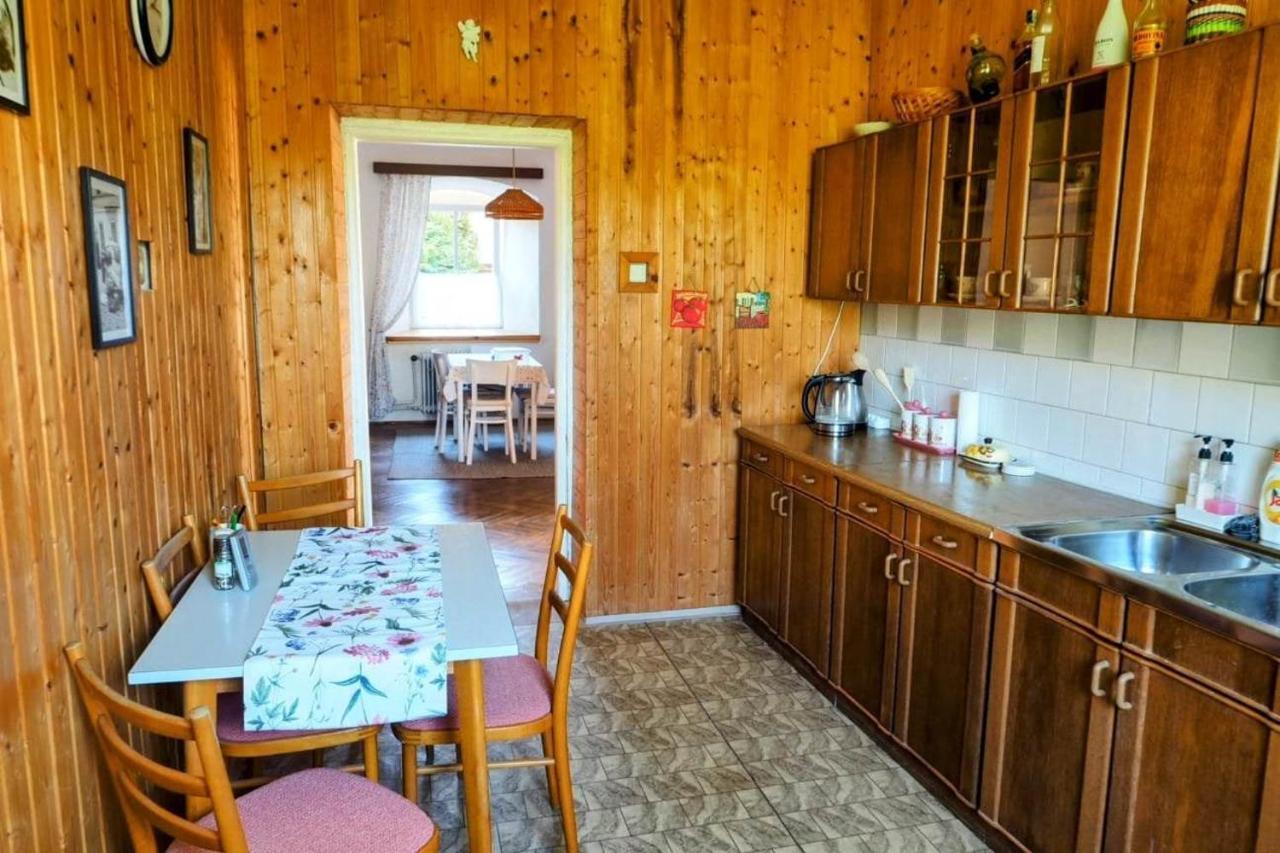 Dum U Krize Villa Броумов Екстериор снимка