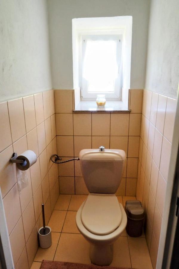 Dum U Krize Villa Броумов Екстериор снимка